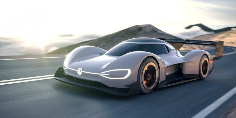 
                                    Видео: Volkswagen испытал на трассе 680-сильный гоночный электрокар
                            