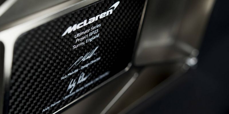 
                                    Владельцам быстрейшего суперкара McLaren подарят «бесценную» статуэтку
                            