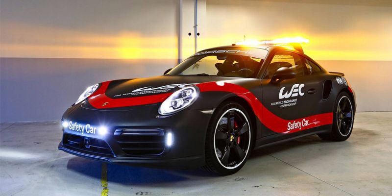 
                                    Porsche показала автомобиль безопасности для гонок на выносливость
                            