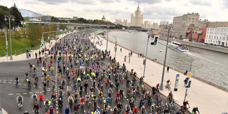 
                                    Московских автомобилистов предопредели о крупном велопараде
                            