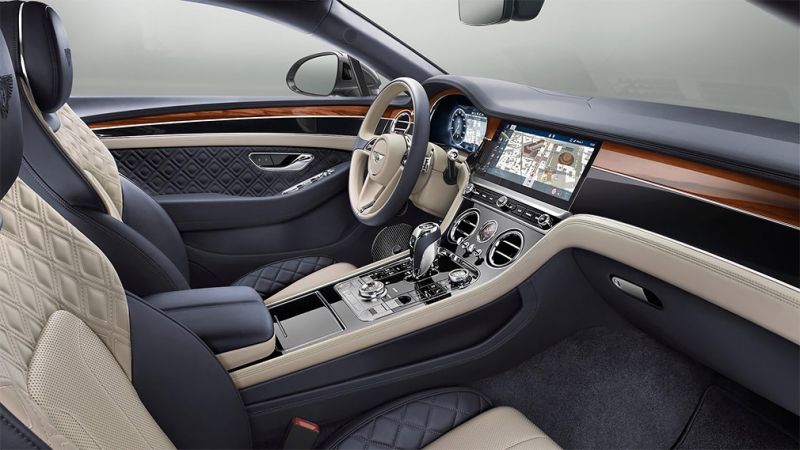 
                                    Названы российские цены на новый Bentley Continental GT
                            