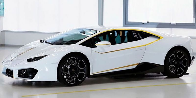 
                                    Lamborghini Huracan Папы Римского продали за 700 тысяч евро
                            