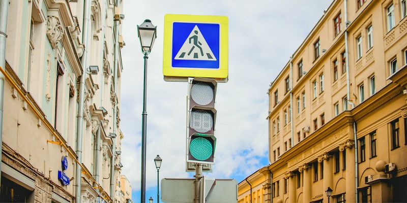 
                                    В Москве перенастроили 30 светофоров: полный список перекрестков
                            