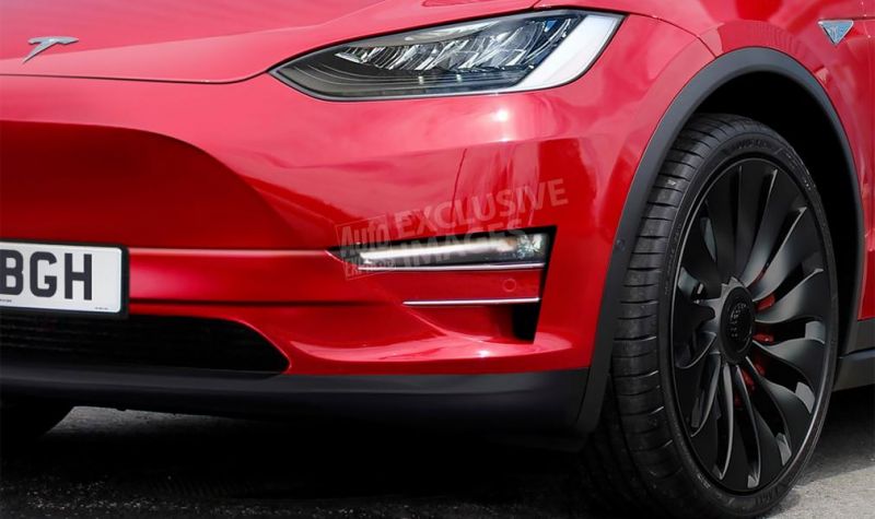 
                                    Tesla отложила выпуск компактного электрического кроссовера
                            