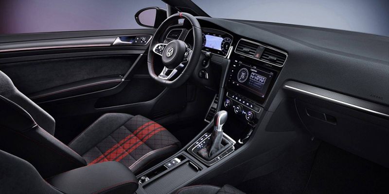 
                                    Volkswagen представил 290-сильную версию Golf GTI
                            