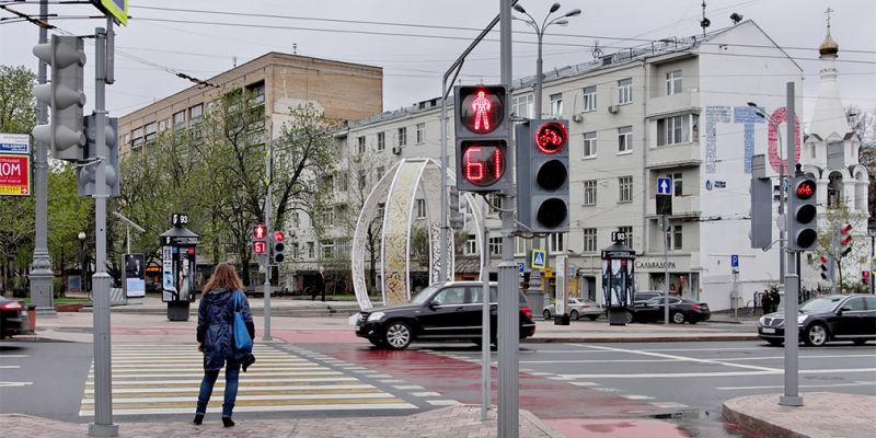 
                                    Светофоры в Москве передадут частной компании
                            