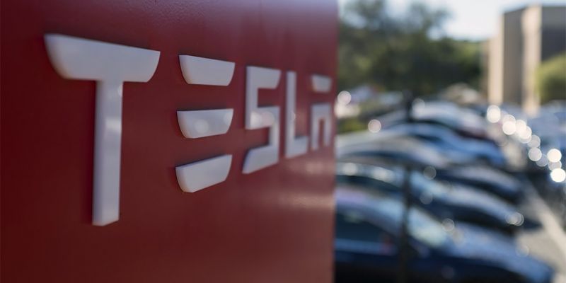 
                                    В США раскрыли подробности смертельного ДТП с участием беспилотника Tesla
                            