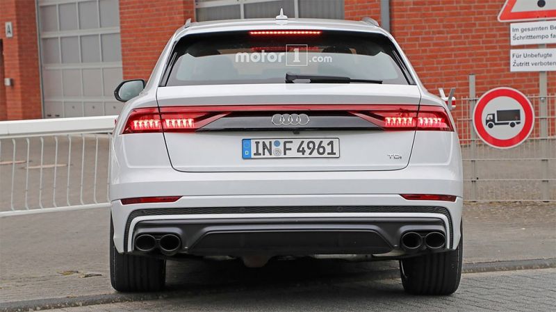 
                                    Дизайн спортивного Audi Q8 рассекретили до премьеры
                            