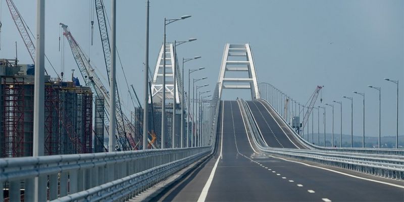 
                                    Путин пообещал оставить бесплатным проезд по Крымскому мосту
                            