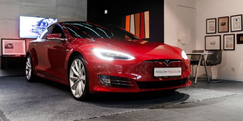 
                                    В Москве запустили сервис аренды электрокаров Tesla
                            