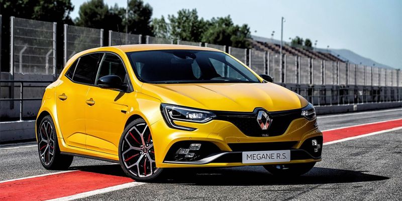 
                                    Renault представила экстремальную версию нового Megane RS
                            