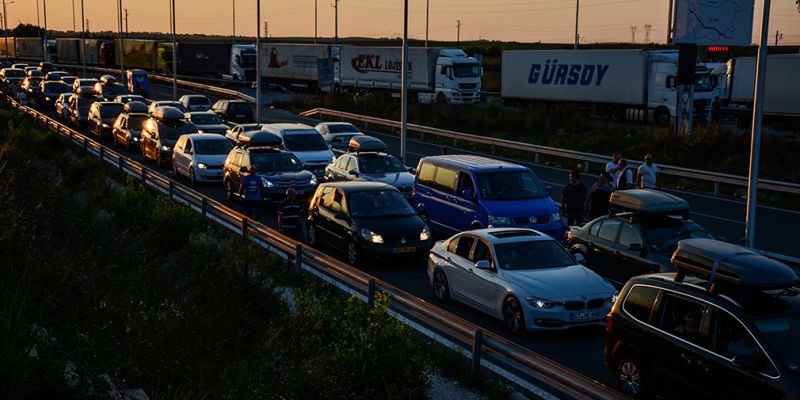 
                                    Власти Москвы рассказали о самых загруженных трассах в пятницу вечером
                            