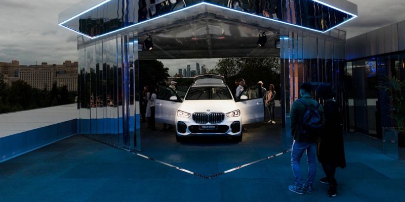 
                                    Названа дата начала российских продаж BMW X5 нового поколения
                            