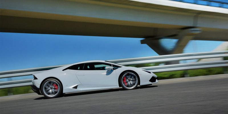 
                                    В  Дубае турист на Lamborghini получил 33 штрафа за три часа езды
                            