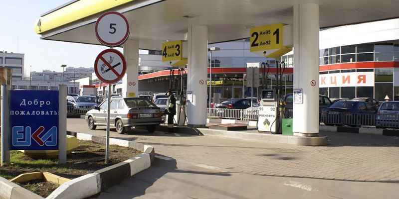 
                                    Правительство повысит акцизы на бензин с 2019 года
                            