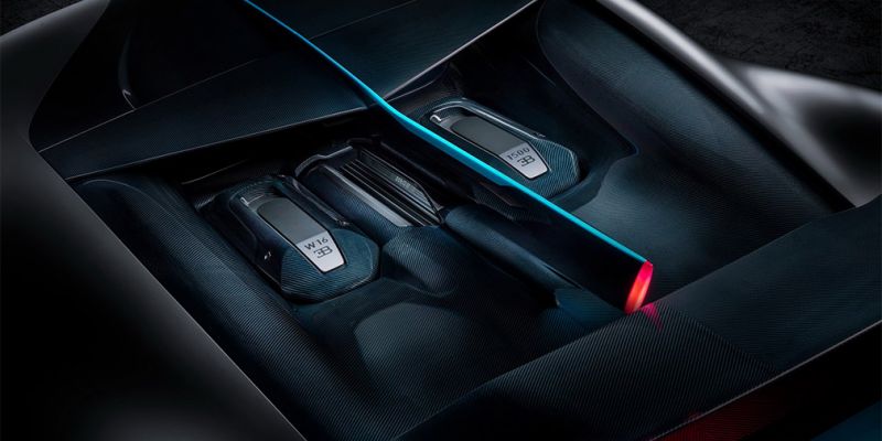 
                                    Новый гиперкар Bugatti: 1500 лошадиных сил и улучшенная аэродинамика
                            