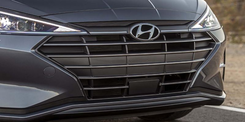 
                                    Hyundai представила обновленный седан Elantra
                            