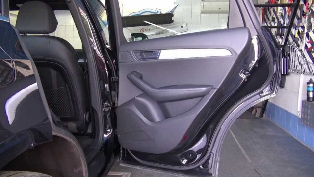Снятие двери Audi Q5