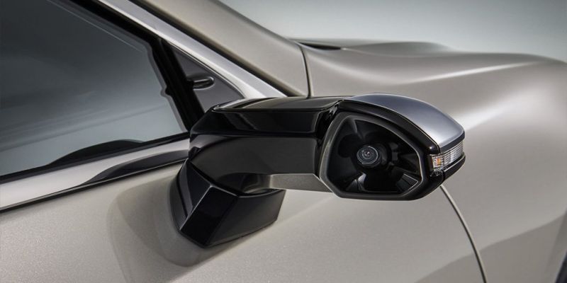 
                                    Автомобили Lexus получили камеры вместо боковых зеркал
                            