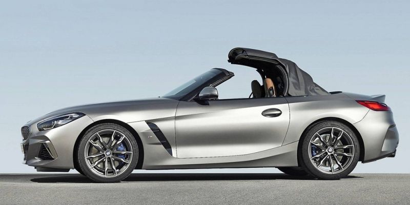 
                                    BMW рассказала о новом родстере Z4
                            