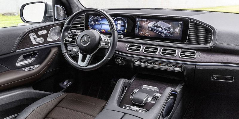 
                                    Mercedes-Benz представил новый GLE
                            