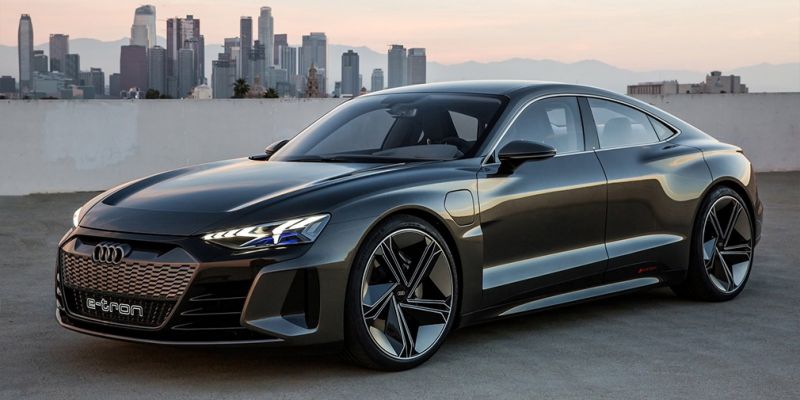 
                                    Audi привезла в Лос-Анджелес 590-сильного соперника Tesla Model S
                            