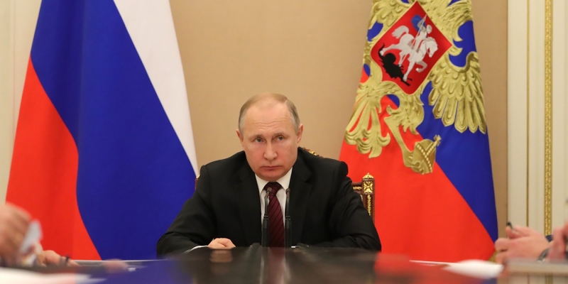 
                                    Путин ужесточил наказание для сбежавших с места ДТП
                            