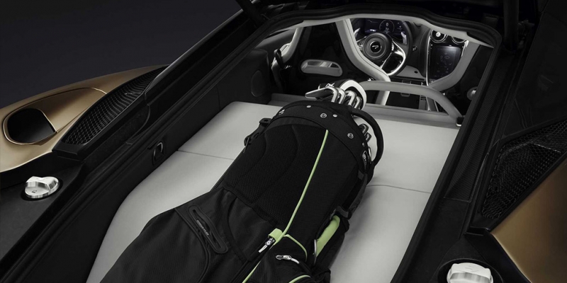 
                                    McLaren выпустил практичный суперкар с 420-литровым багажником
                            