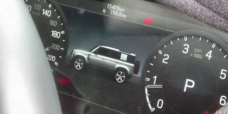 
                                    Внешность нового Land Rover Defender рассекретили на фото его «приборки»
                            