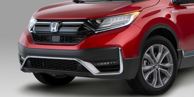 
                                    Кроссовер Honda CR-V  обновился внешне и стал безопаснее
                            