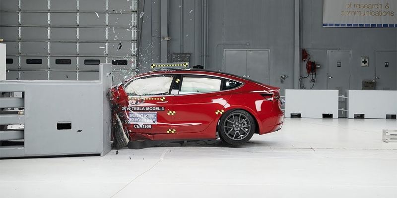 
                                    Видео: Tesla Model 3 разбили в краш-тестах
                            