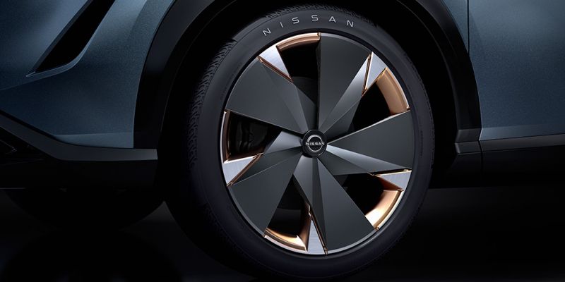 
                                    Два электромотора и полный привод: новый кроссовер Nissan для России
                            
