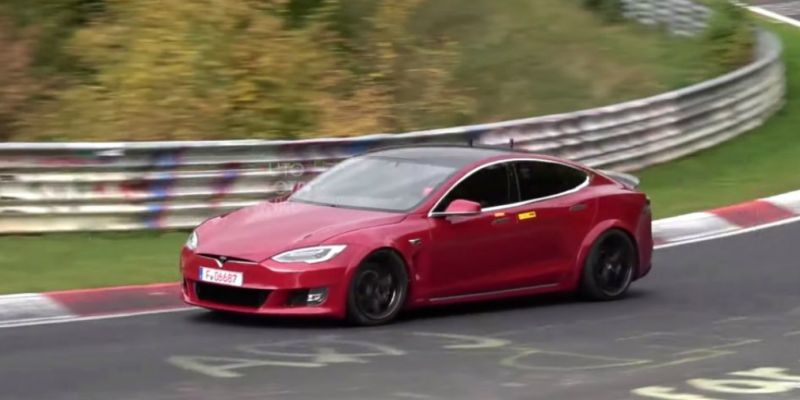 
                                    Видео: Tesla продолжила подготовку к рекорду на Нюрбургринге
                            
