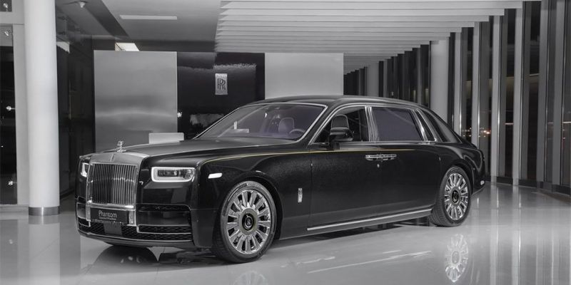 
                                    Rolls-Royce привез в Россию уникальный Phantom с фрагментом метеорита
                            