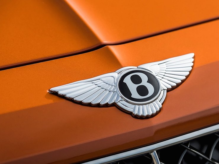 Bentley Bentayga: рассекречены фото обновленного кроссовера до премьеры