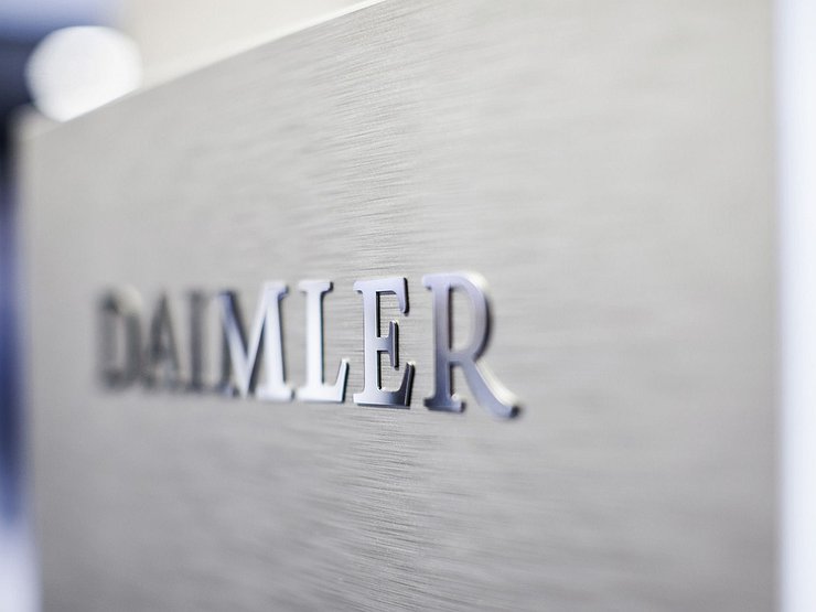 Немецкая Daimler AG разделится на две компании