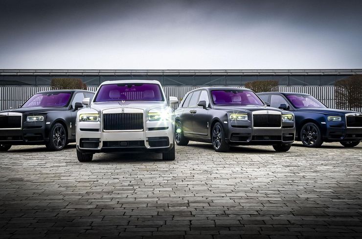 Четырем российским миллионерам привезли уникальные Rolls-Royce Cullinan