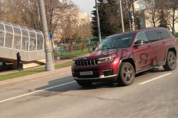 В Россию приехал новейший Jeep Grand Cherokee