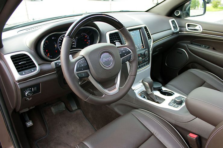 Премиум в тени: сравнительный тест Jeep Grand Cherokee, Volvo XC90 и Infiniti QX60