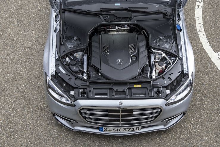 В Россию привезли 8-цилиндровый Mercedes-Benz S-класса