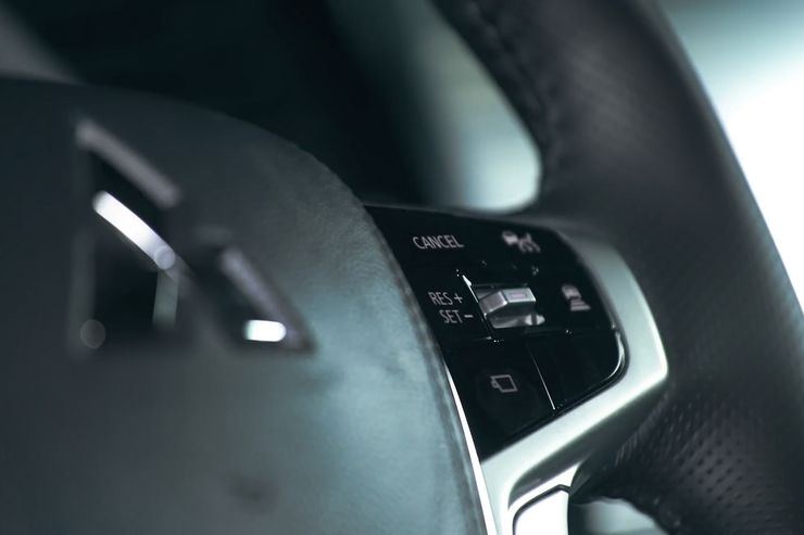 Первый тест-драйв нового Mitsubishi Pajero Sport: обратная связь