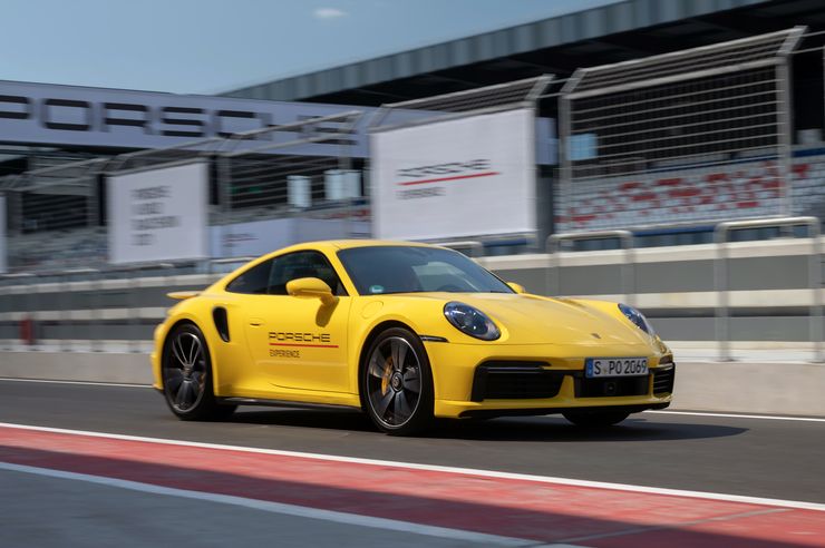 Самый быстрый тест-драйв самых быстрых Porsche на треке «Формулы 1»