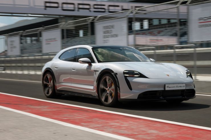 Самый быстрый тест-драйв самых быстрых Porsche на треке «Формулы 1»