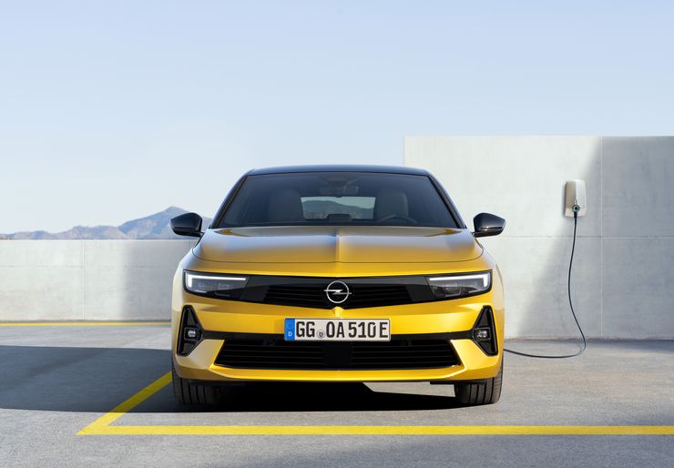 Почему новый Opel Astra не станет хитом в России