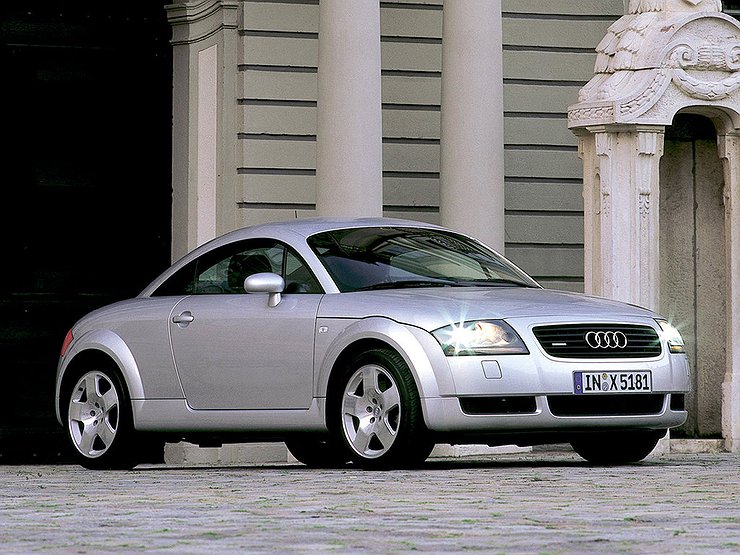 Audi отзывает в России четыре модели из-за небезопасных подушек безопасности