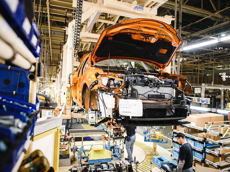 Зачем российская таможня начала «кошмарить» заводы Nissan и Toyota