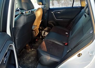 Гребет, как проклятый: зимний тест Toyota RAV4 пятого поколения