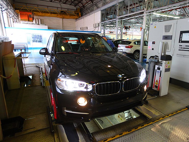 В автомобилях BMW станет больше российских деталей
