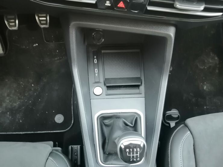 Под легким каблуком: тест-драйв нового Volkswagen Caddy Maxi