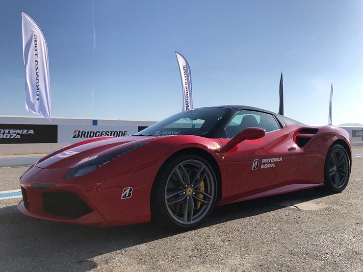 У тысяч суперкаров Ferrari выявлены серьезные проблемы с тормозами